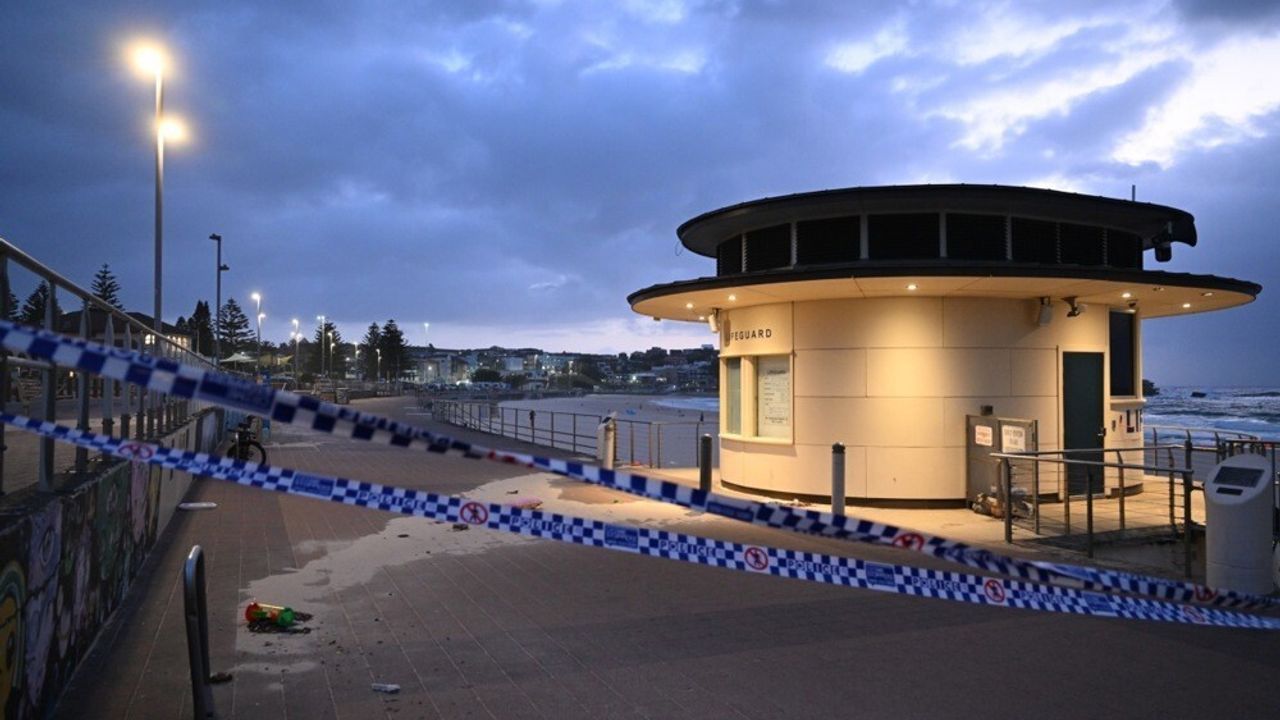 Sydney Bondi Plajı'ndaki silahlı saldırıda can kaybı 16'ya yükseldi