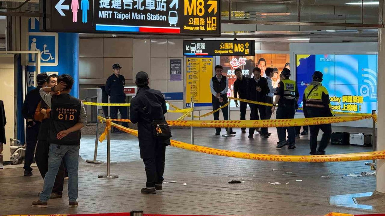 Taipei metrosunda sis bombası ve bıçaklı saldırı: 3 ölü, 5 yaralı