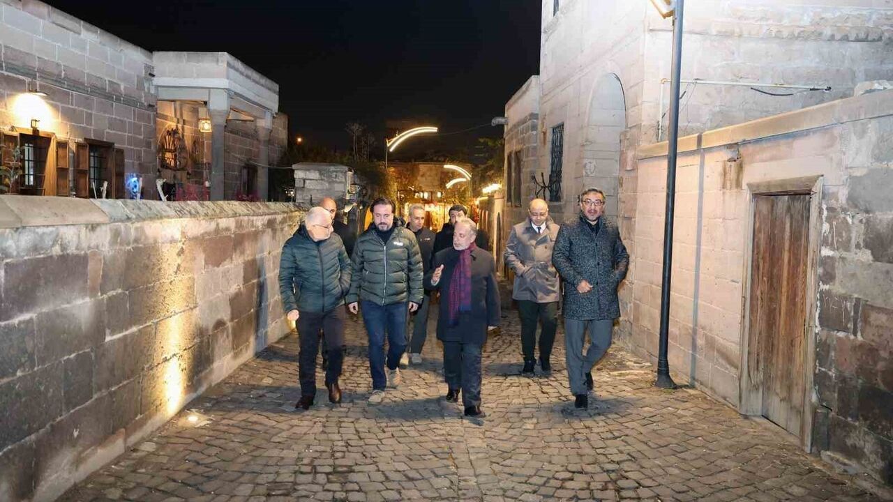 Talas'ta Osmanlı Kültür Sokağı'nda kültür ve sanat çalışmaları yerinde incelendi