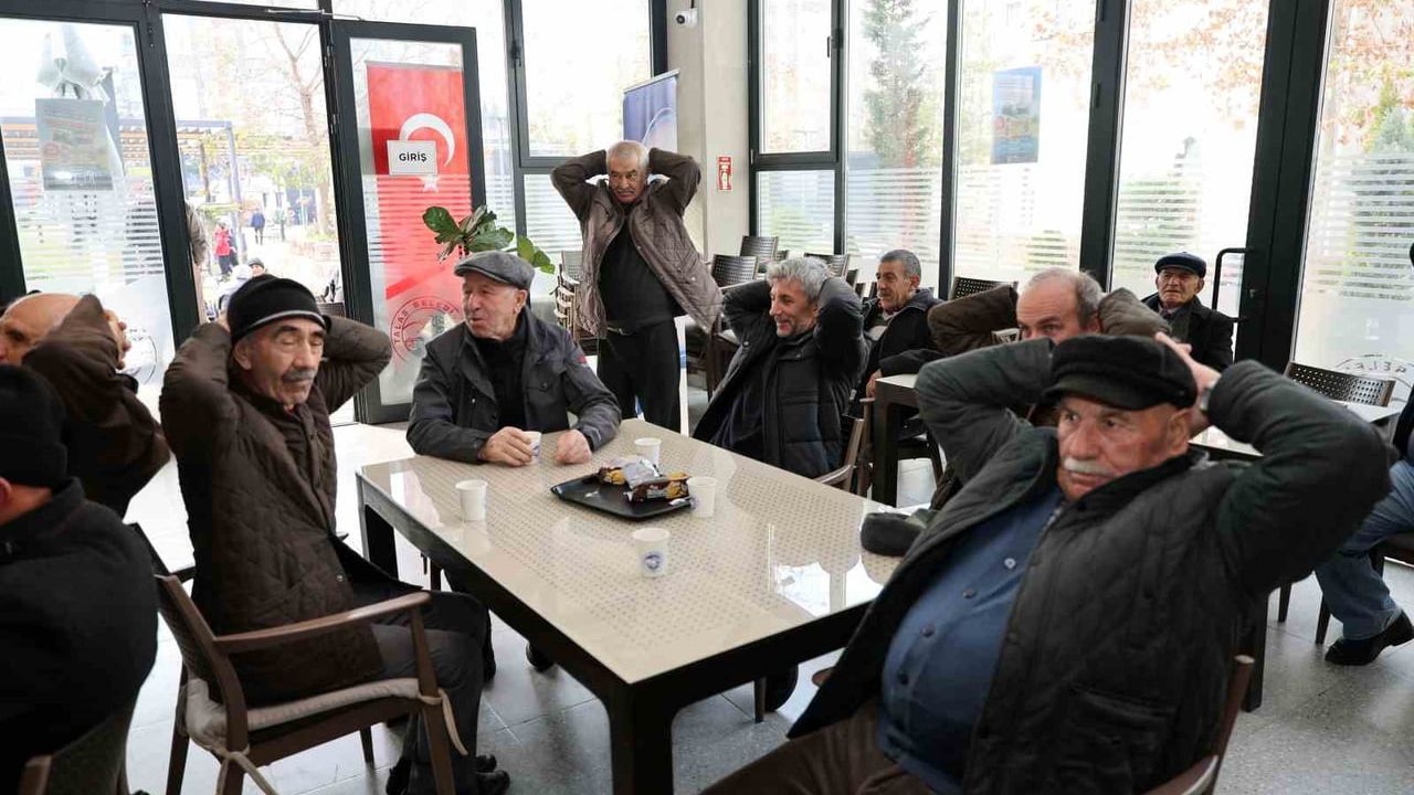 Talas’ta 'Talas’ın Çınarları' Programı: Kültür Evlerinde Haftalık Egzersiz ve Sosyal Buluşma