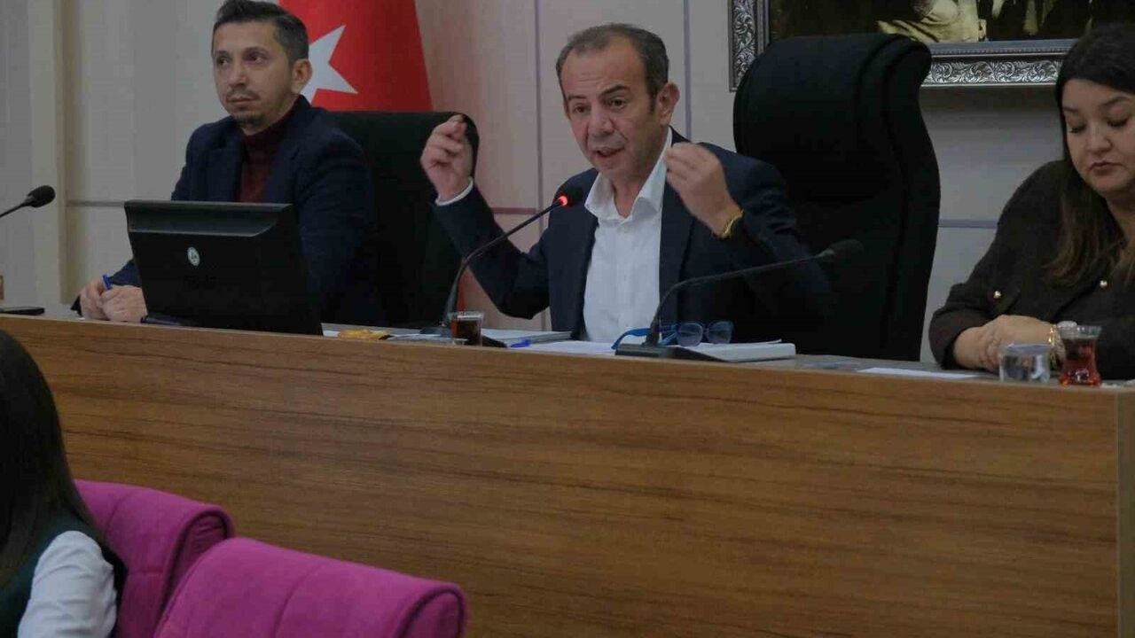 Tanju Özcan'dan Faruk Özlü'ye yanıt: 'O giderken biz o yoldan dönüyorduk'