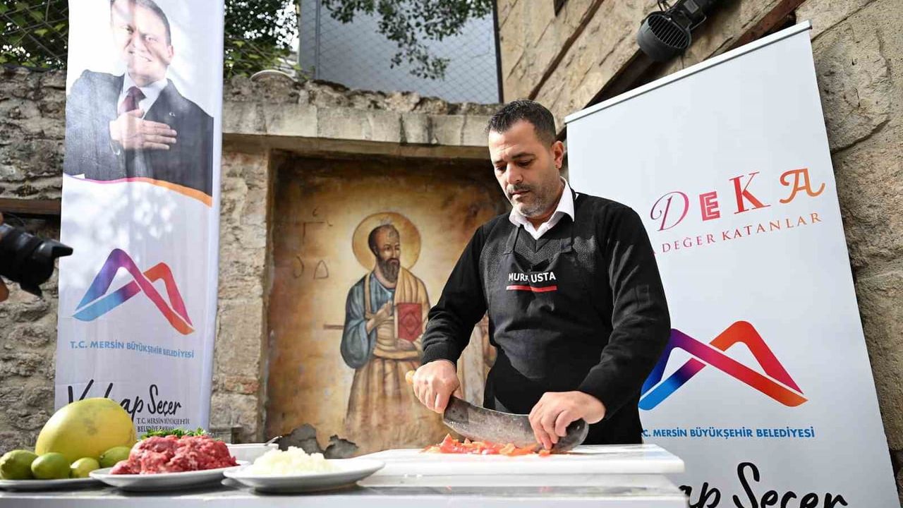 Tarsus’un yöresel lezzetleri kayıt altına alındı: Fındık lahmacun ve kaynar içeceği tarifleri belgelendi