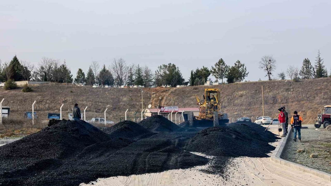 Taşköprü’de asfalt çalışmaları: Yeni kamyon garajı ve Ethem Mahallesi yolları yenileniyor