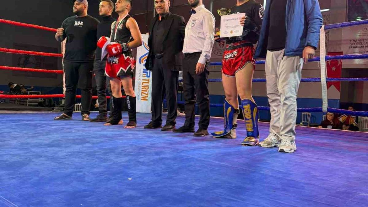 Tatvan'da Muaythai: Tunceli Sporcuları 6'da 6 Şampiyonluk