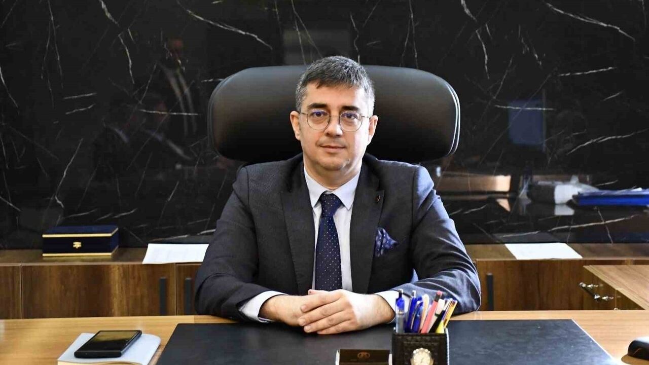 Tatvan Devlet Hastanesi başhekimliği Op. Dr. Barış Sarıçoban'a devredildi