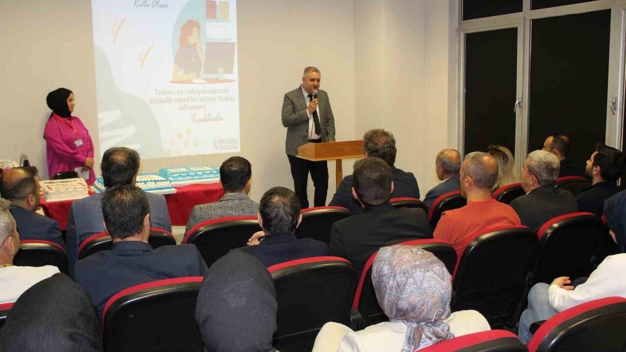 Tatvan Devlet Hastanesi'nde 29 Kasım Tıbbi Sekreterler Günü Kutlandı