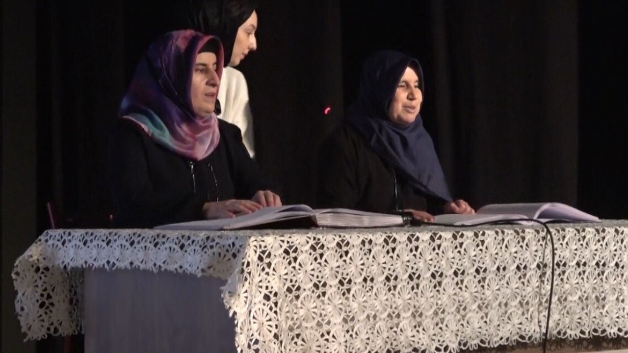 Tavşanlı'da Engelliler Farkındalık Günü: Görme ve İşitme Engelli Öğrencilerden Kur'an Tilaveti ve İşaret Diliyle İlahiler