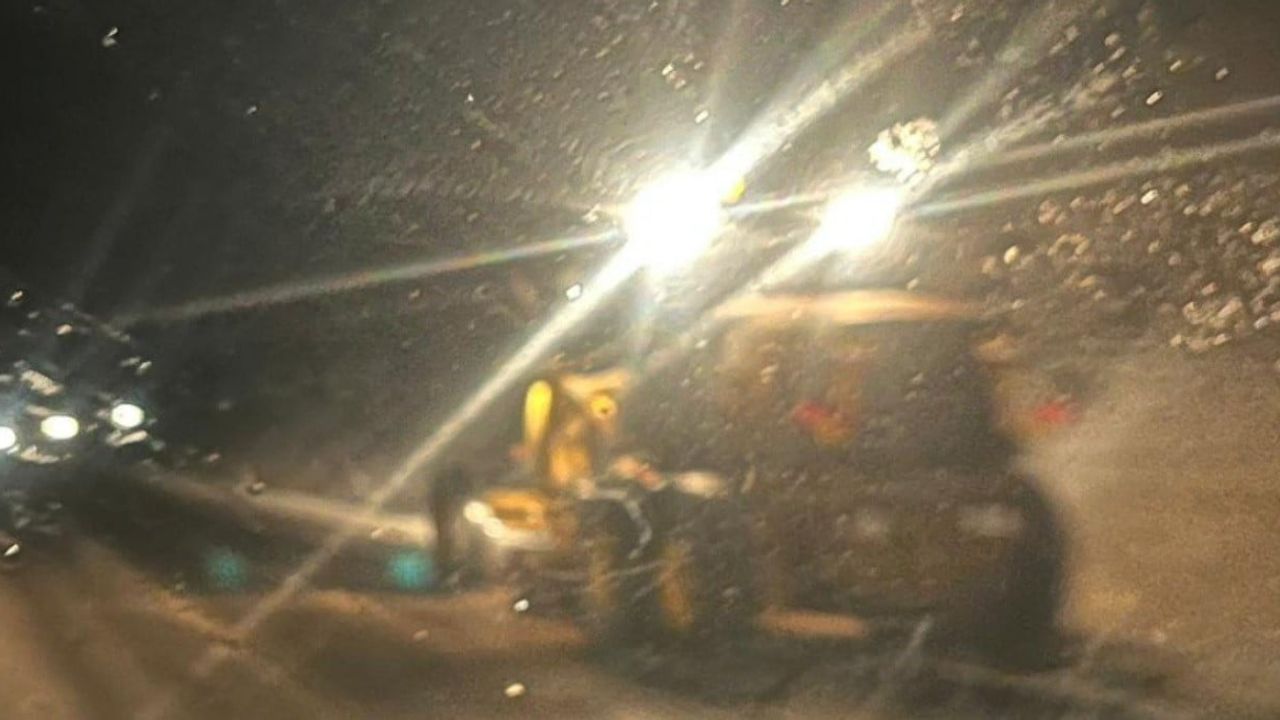 Tavşanlı’da kar mesaisi: Ekipler gece boyunca kar küreme ve tuzlama yaptı