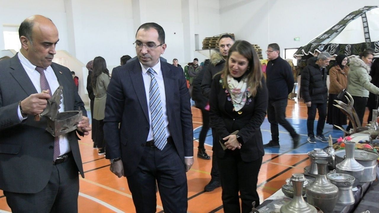 Tavşanlı'da 'Köklerden Geleceğe: Türk Kültürü Sergisi' açıldı