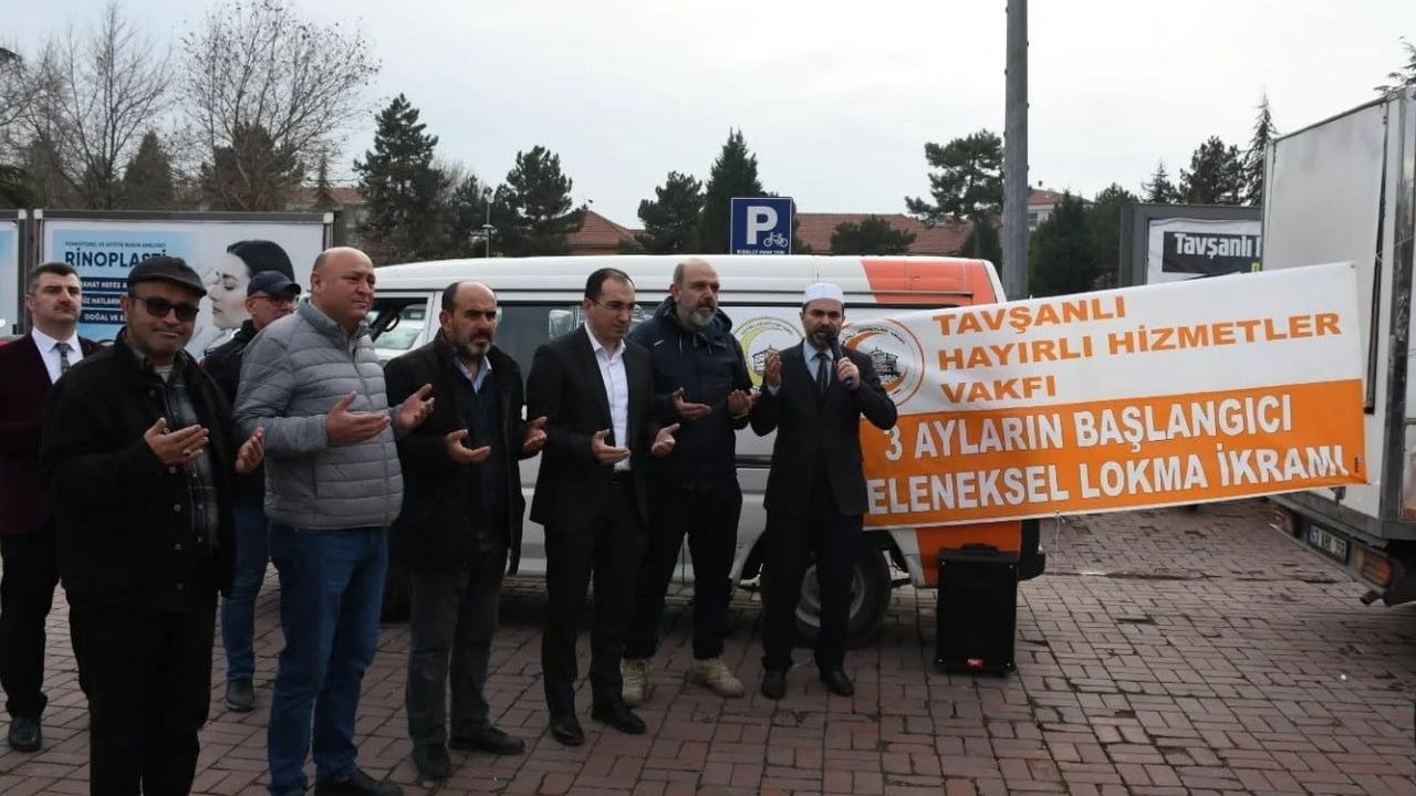 Tavşanlı’da Protokol ve Vatandaşlar Lokma Etkinliğinde Buluştu