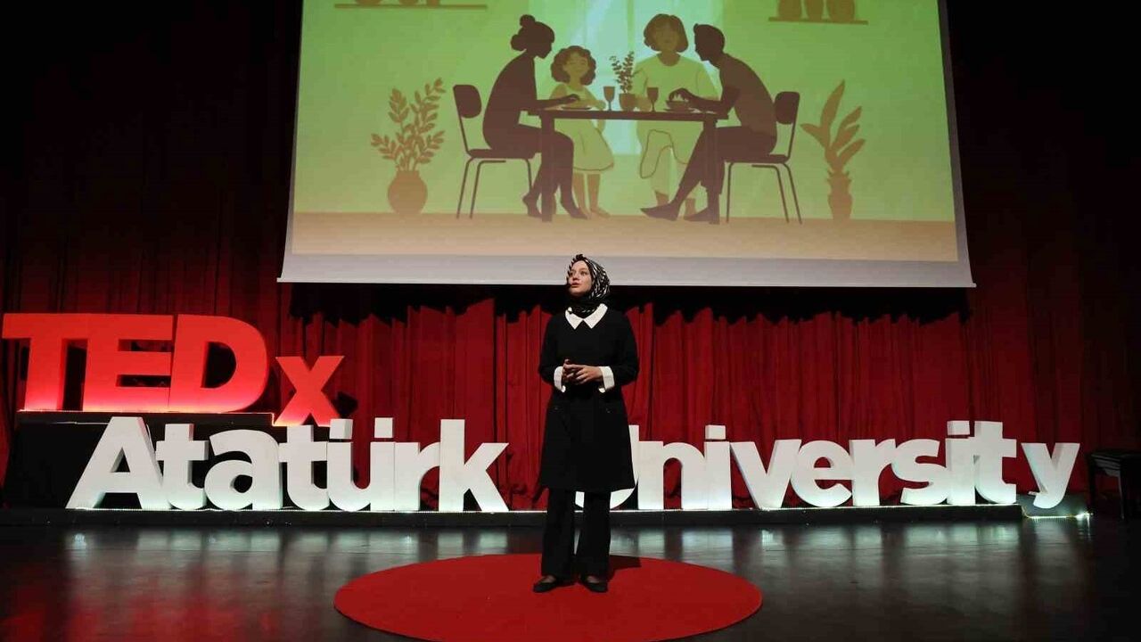 TEDxAtatürkUniversity "Perde" Temasıyla Erzurum'da: Gençlik, Yaratıcılık ve İnovasyon Öne Çıktı