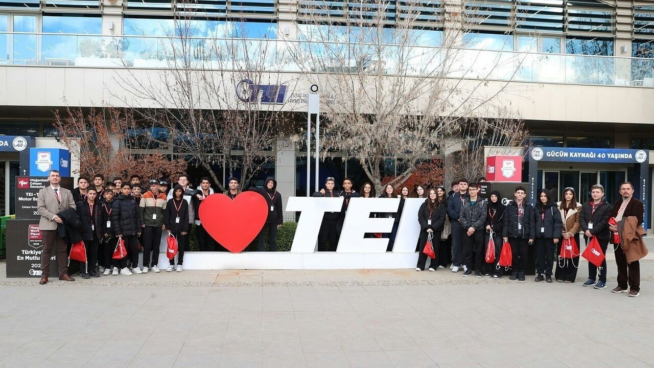 TEI, Tutum Haftası kapsamında Eskişehirli öğrencilere yerli havacılık motorlarını tanıttı