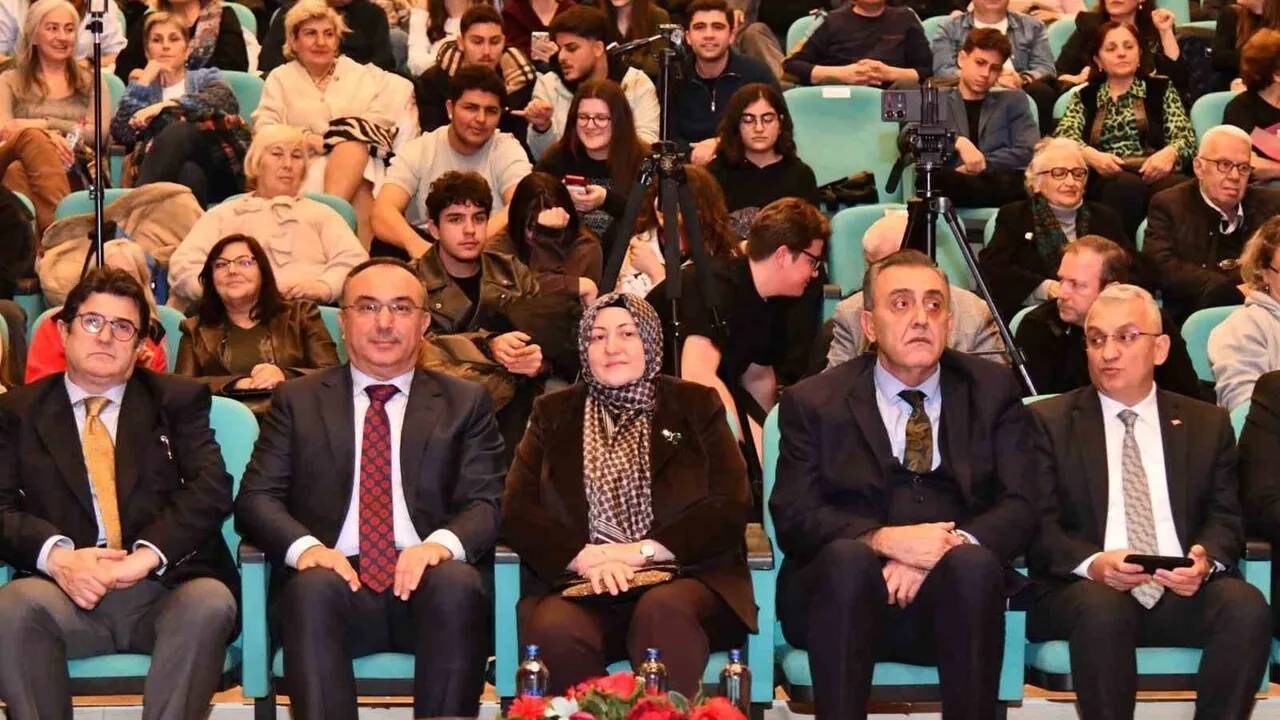 Tekirdağ’da Maarif Korosu Öğretmenler Konseri büyük ilgi gördü