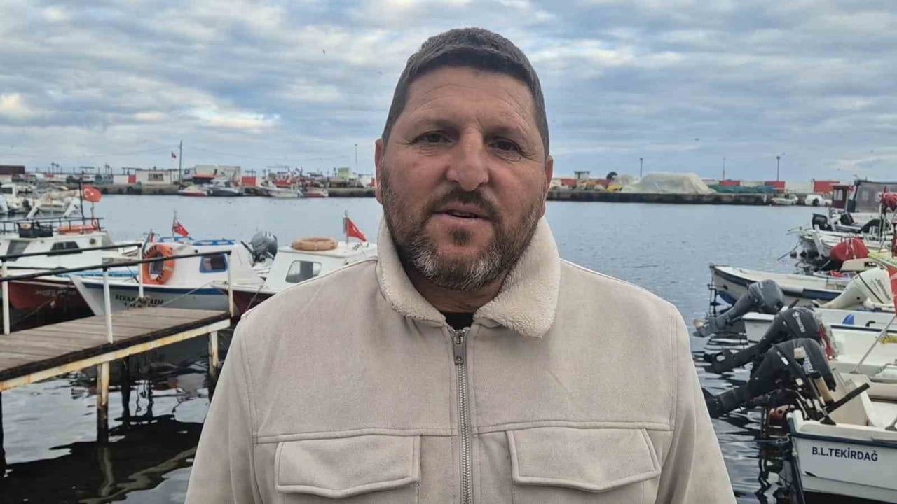 Tekirdağ'da poyraz küçük tekne balıkçılarını limana bağladı