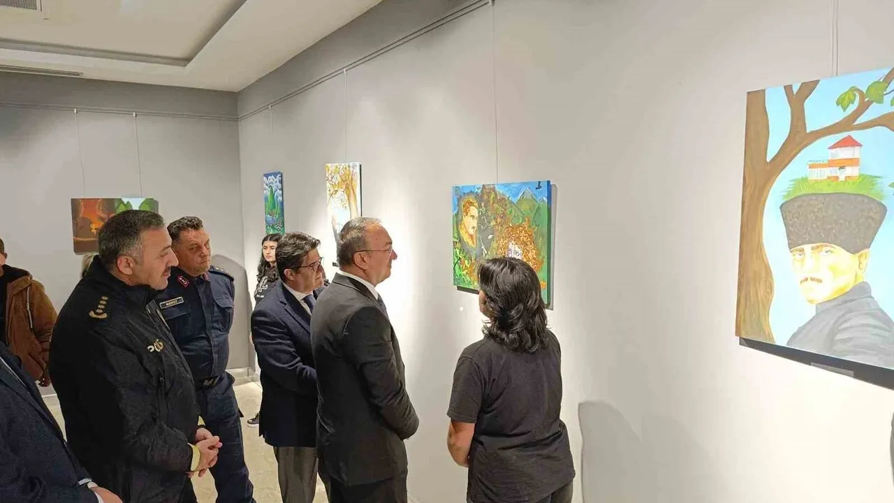 Tekirdağ'da 'Yeşil Vatan Benim Okulum Geleceğe Çare' projesiyle doğa temalı sergi açıldı