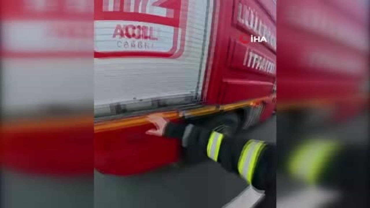 Tekirdağ-Kırklareli sınırında araç yangını: Lüleburgaz yakınında ekipler yangına hızlı müdahale etti