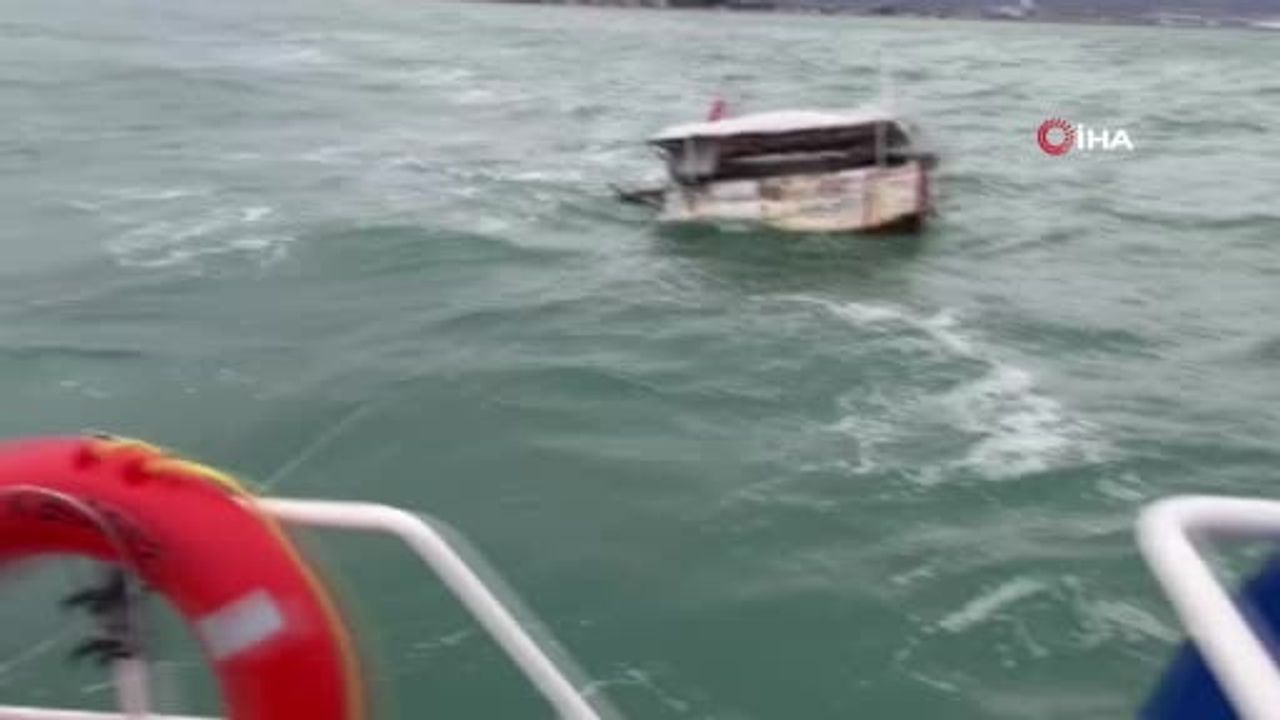 Tekkeköy açıklarında sürüklenen 'Dilara 2007' adlı tekne polis ekiplerince kurtarıldı