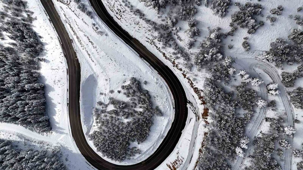 Tersun Dağı Geçidi karla kaplandı: Kartpostallık manzara ve ulaşım uyarısı