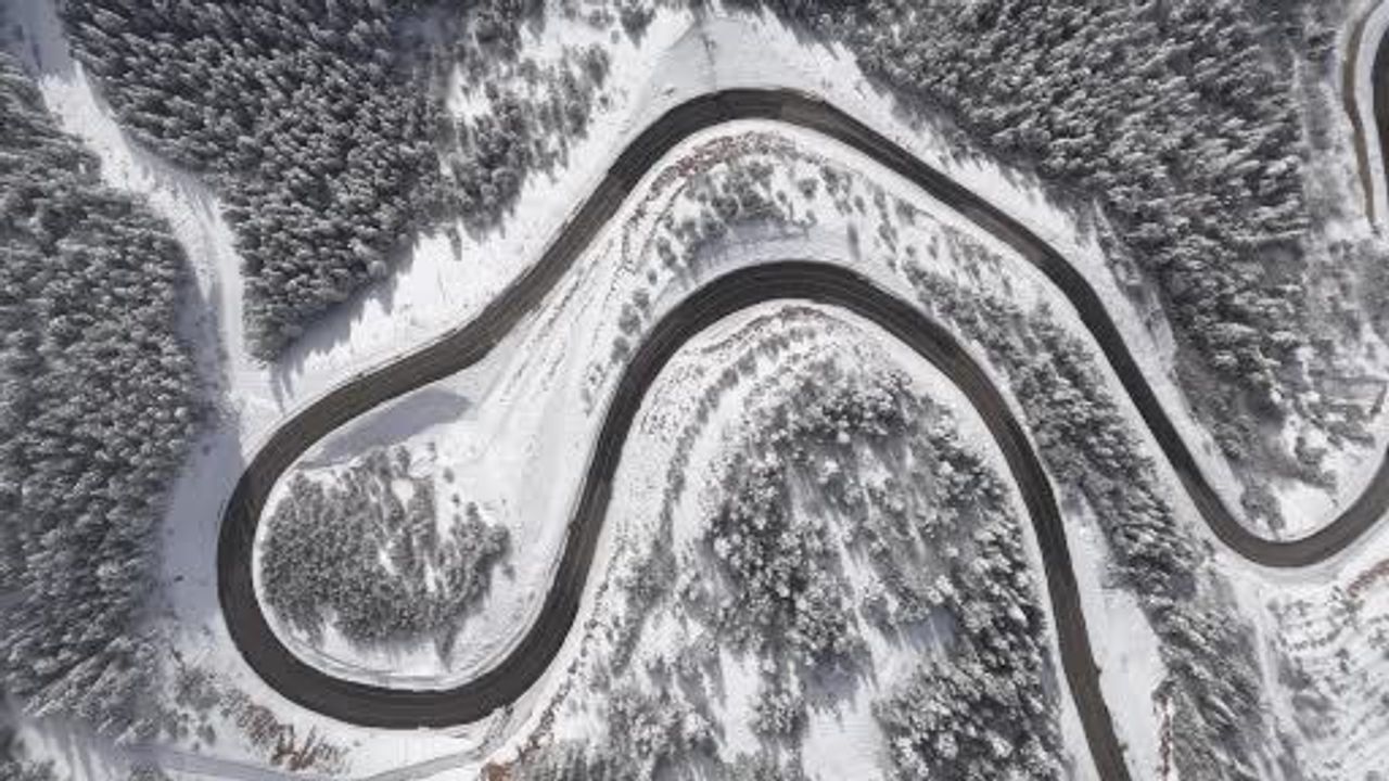 Tersun Dağı Geçidi'nde Kar Sonrası Kartpostallık Görüntüler