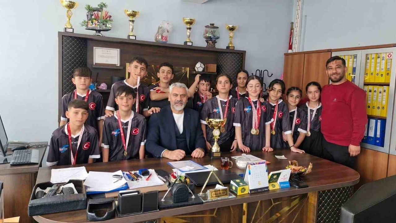 TESKOMB Süphan Ortaokulu, Korfbol Yıldız Karma Van Şampiyonası'nda il birincisi oldu