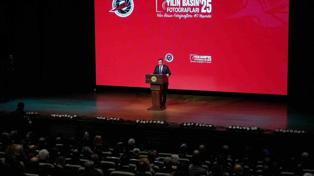 TFMD'nin 'Yılın Basın Fotoğrafları'nda 25 ödül verildi; İHA muhabirleri 5 ödül kazandı