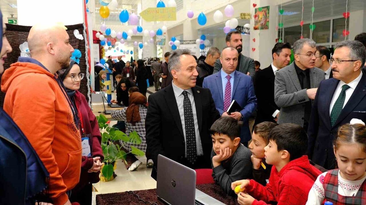 TOGÜ'de 'Bir Varmış Bir Wİ-Fİ’ymiş' sergisi: Köy ve mahalle okullarına dijital masallar taşındı