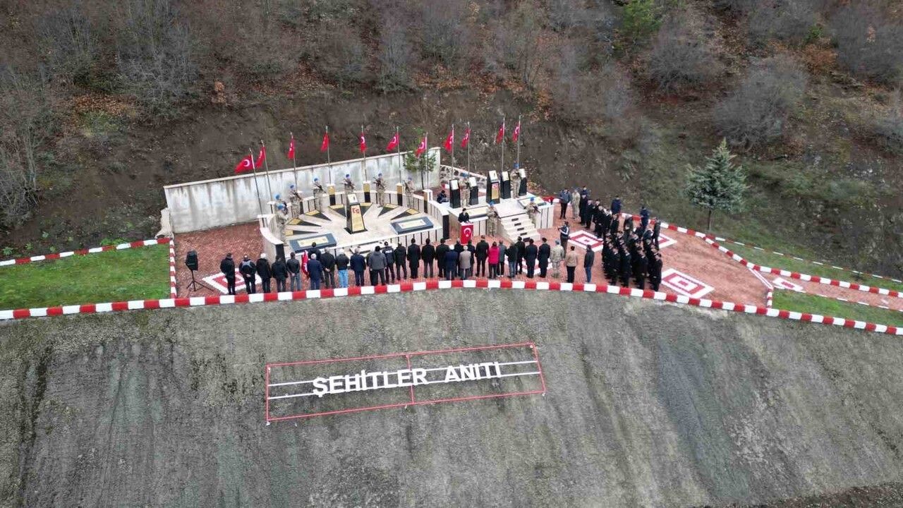 Tokat Reşadiye'de 7 Aralık 2009'da Şehit Olan 7 Asker İçin Anma Töreni