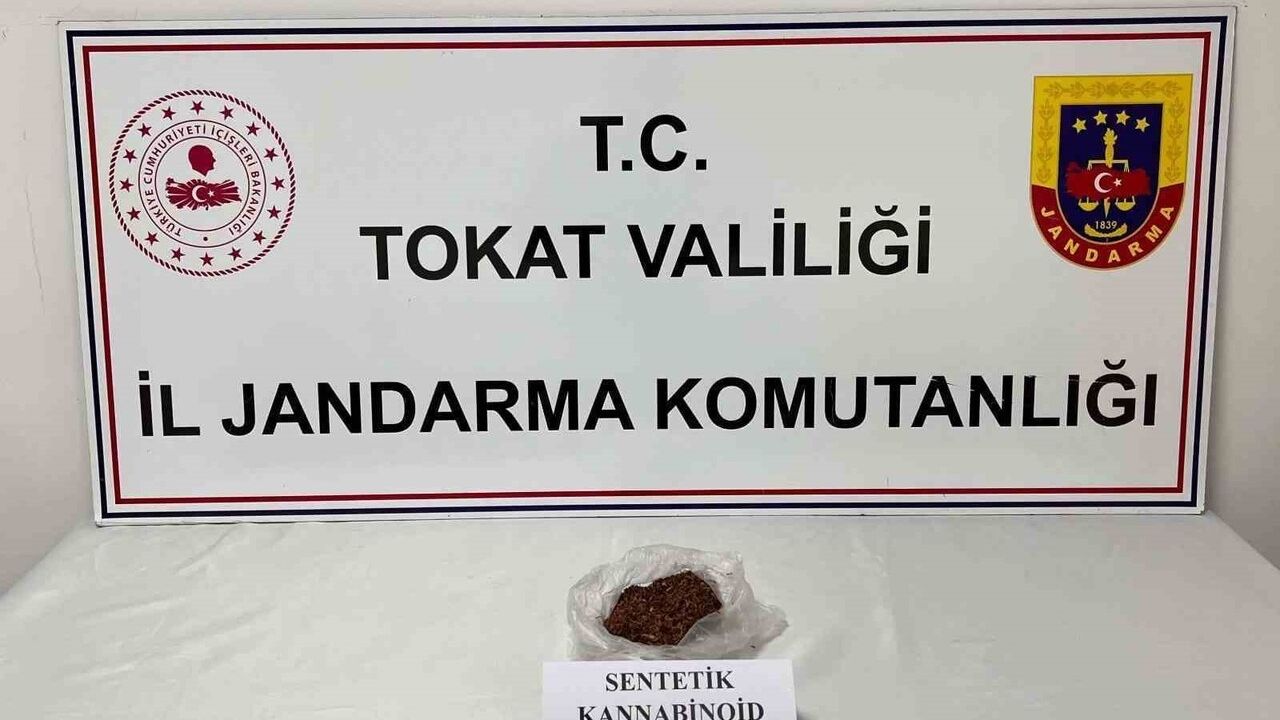 Tokat’ta jandarma Turhal’da iki operasyonda 5 şüpheliyi gözaltına aldı