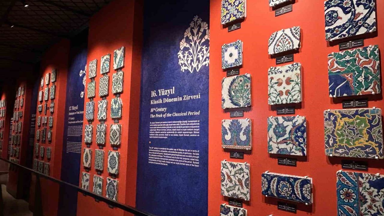 Topkapı Sarayı'nda Mabeyn Yolu Çini Sanat Galerisi ziyarete açıldı