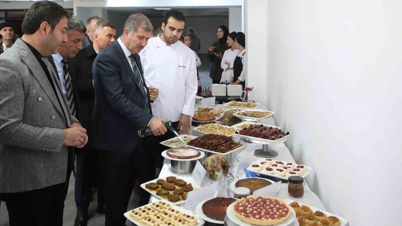 Topraktan Sofraya Pancarın Zarafeti: AİÇÜ Öğrencileri 20 Pancardan Ürün Sergiledi