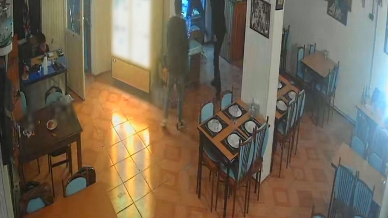 Trabzon Beşikdüzü'nde restoranda silahlı saldırı: Olay anı görüntüleri ortaya çıktı