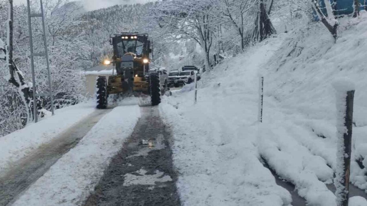 Trabzon'da Büyükşehir Belediyesi kış mesaisine başladı: Yüksek kesimlerde yollar ulaşıma açıldı