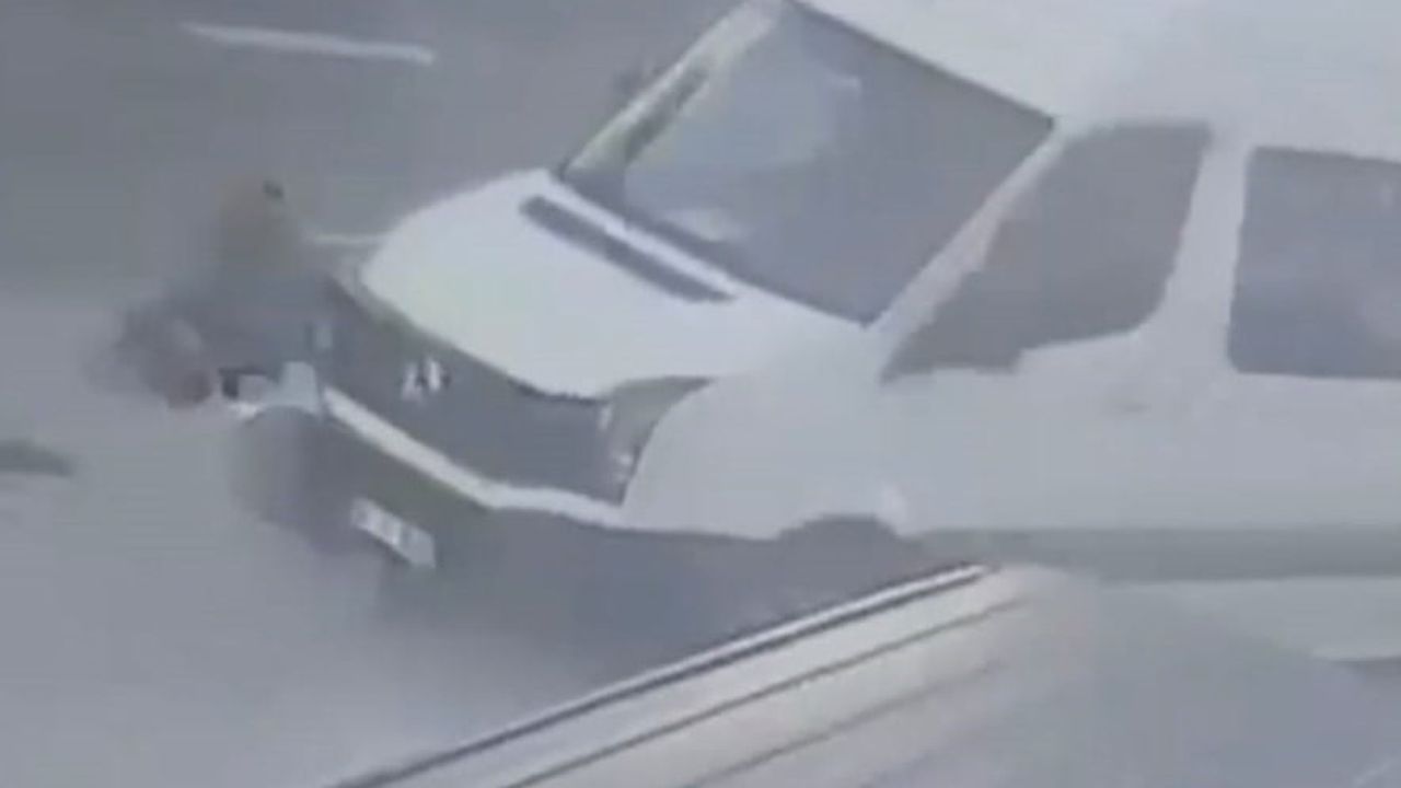 Trabzon'da dolmuş bekleyen kadın minibüs altında sürüklendi; sürücü ev hapsine alındı