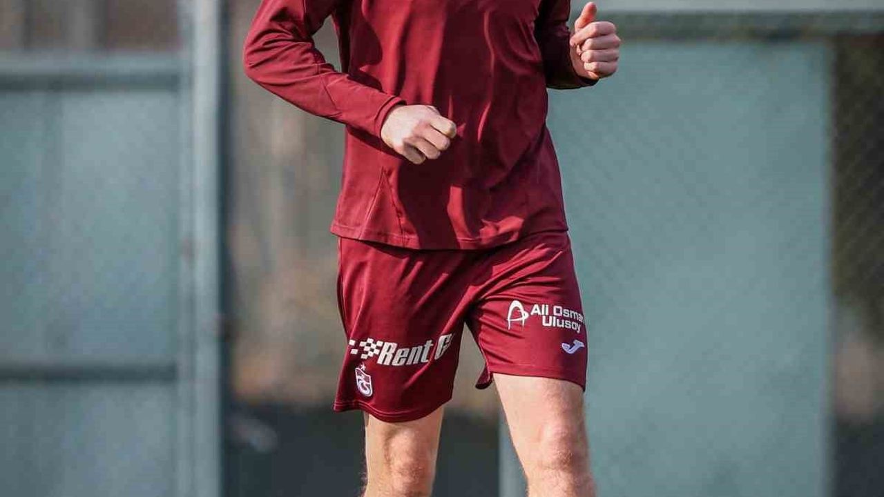 Trabzonspor, Gençlerbirliği maçı hazırlıklarını tamamlayıp Ankara'ya gitti