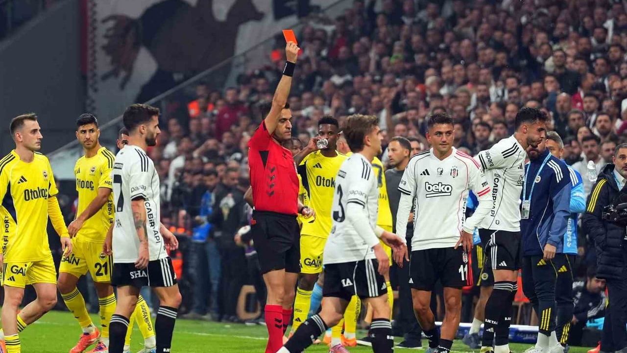 Trendyol Süper Lig ilk yarı kart istatistikleri: 714 kart, Gaziantep FK en çok sarı kart gördü