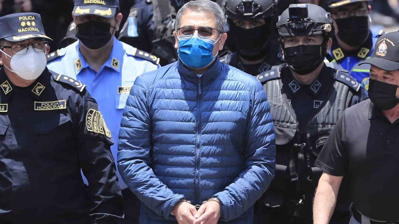 Trump, Honduras'ın Eski Devlet Başkanı Juan Orlando Hernandez İçin Başkanlık Affı Verdi