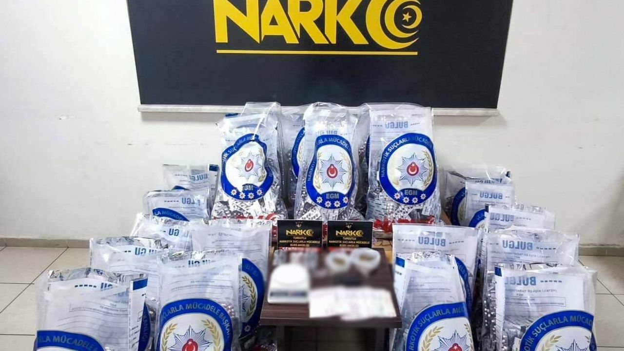 Turgutlu'da 83 bin 350 adet sentetik ecza ele geçirildi; iki şüpheli tutuklandı