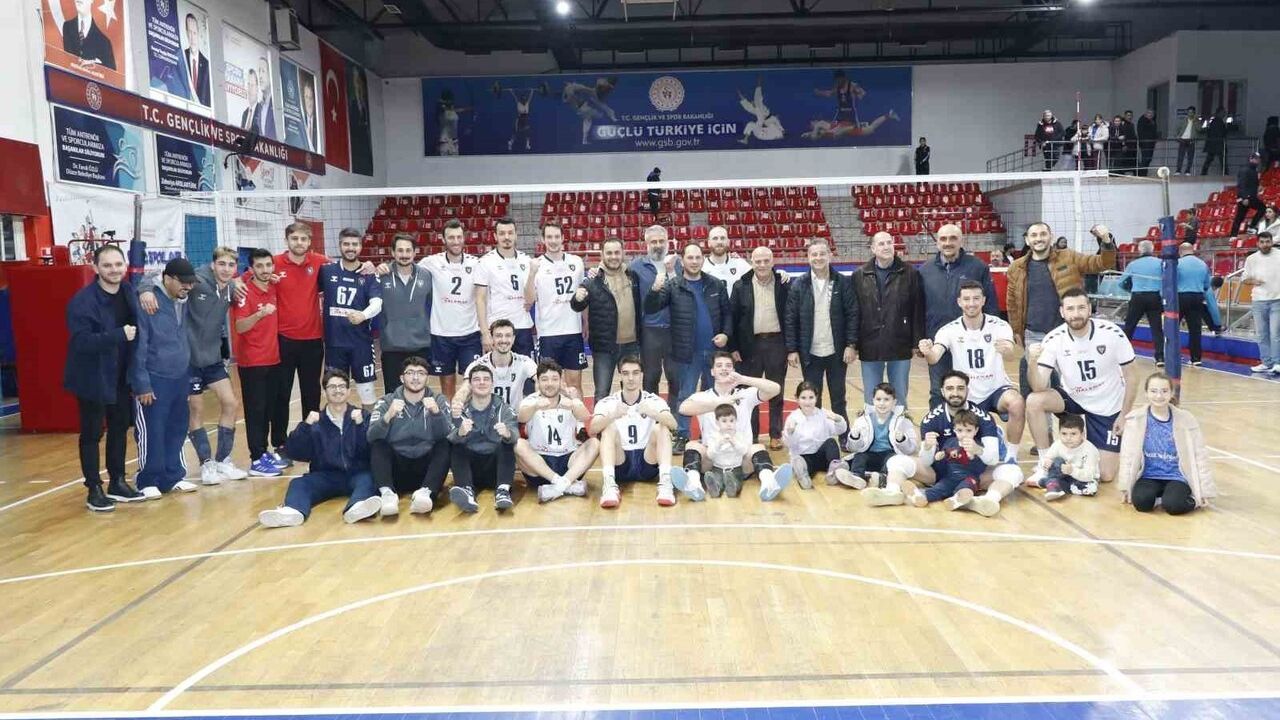 TVF Erkekler 1. Ligi: Düzce Belediyesi Spor Akademisi, Niksar Belediyespor’u 3-1 mağlup etti