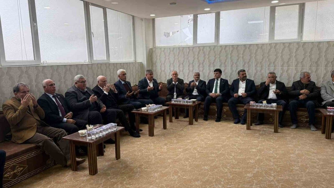 TZOB Başkanı Şemsi Bayraktar Kahta'da taziye ziyaretinde bulundu