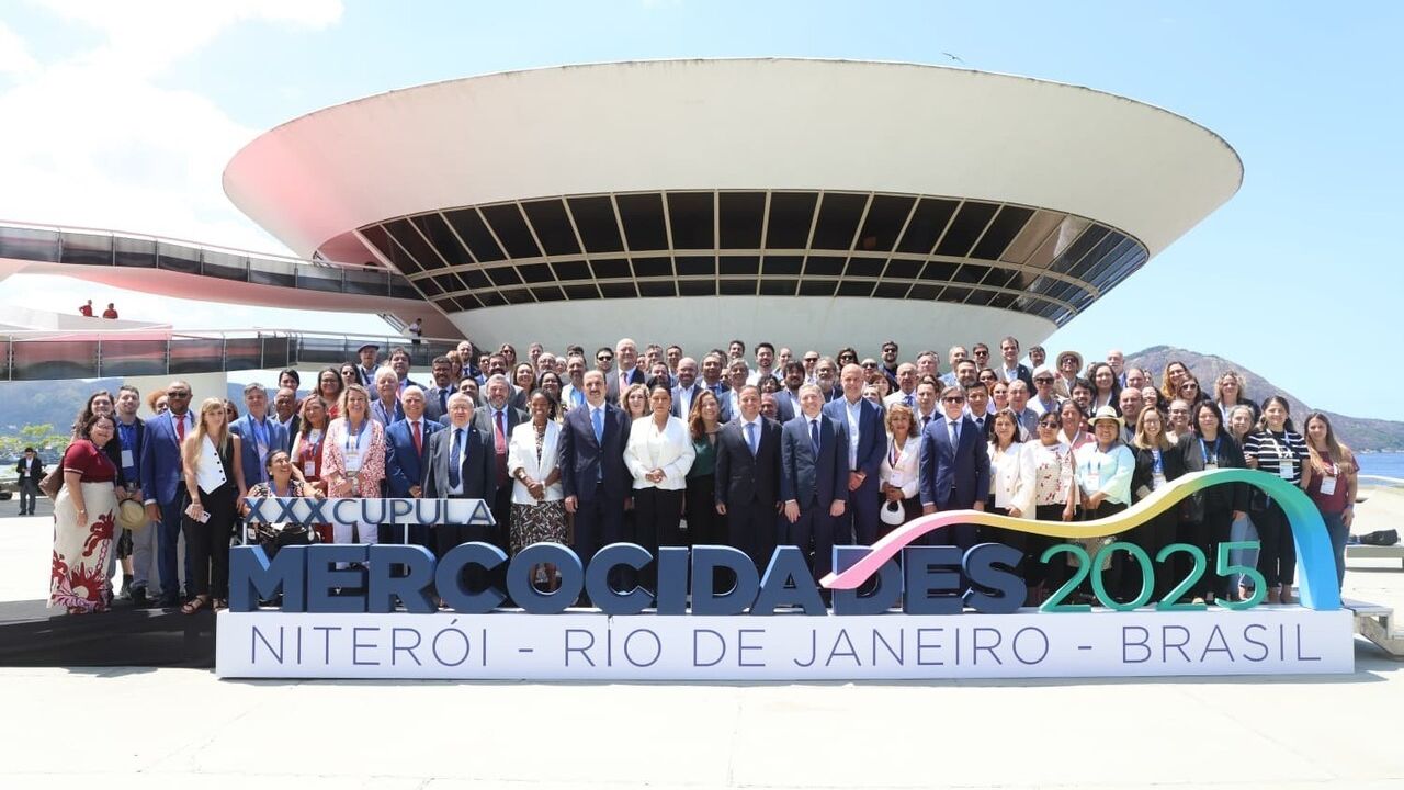 UCLG Başkanı Uğur İbrahim Altay, 30. Mercociudades Zirvesi’nde Niteri’de İklim ve Kent Diplomasisini Vurguladı