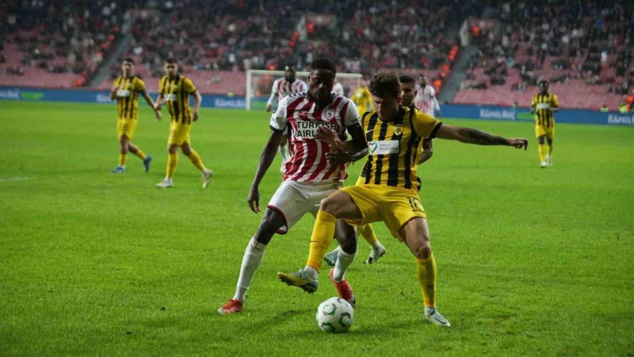 UEFA Konferans Ligi: Samsunspor 1-2 AEK Atina — Ev sahibi ekip sahasında yenildi