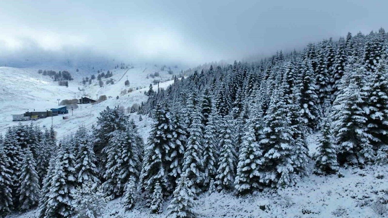 Uludağ'da kar kalınlığı 10 santimetreye yaklaştı