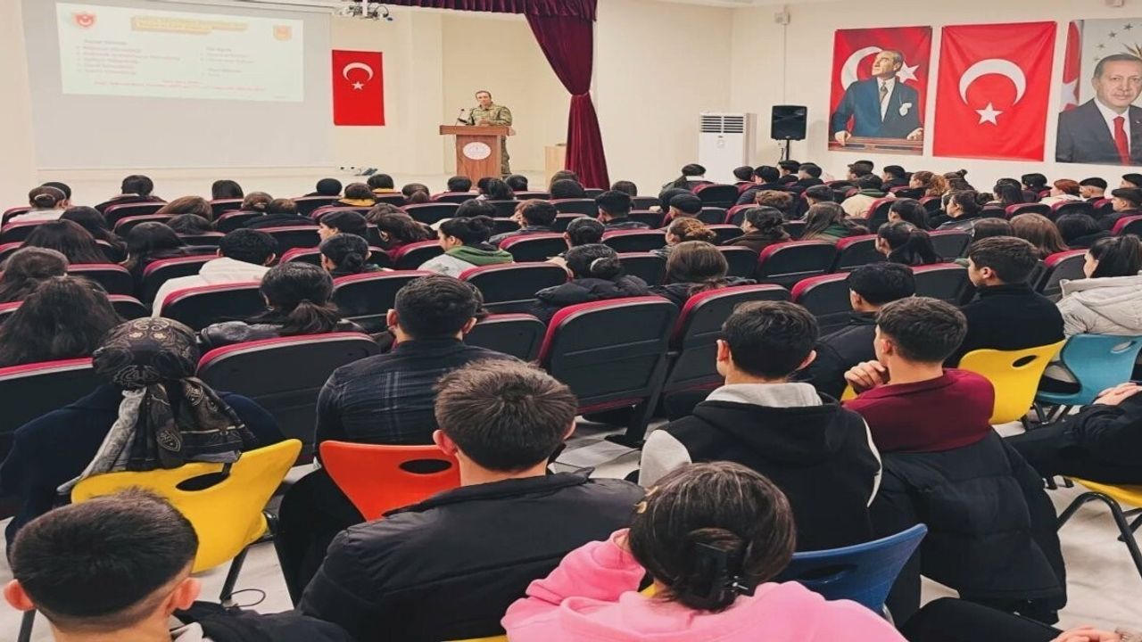 Uludere Hilal Anadolu İHL’de MSÜ Tanıtım Semineri: 12. Sınıf Öğrencilerine Sınav ve Kariyer Bilgilendirmesi
