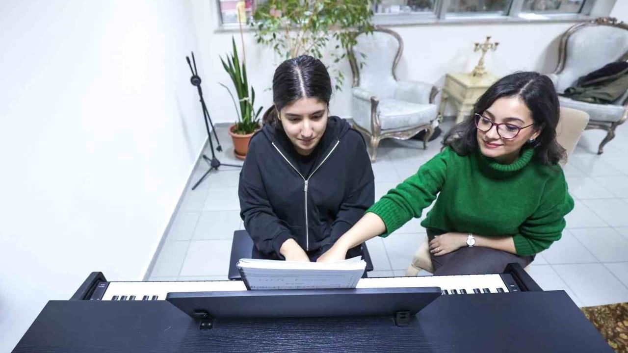 Ümraniye Müzik Akademisi yıl boyunca 22 branşta eğitim veriyor: 784 öğrenci faydalanıyor
