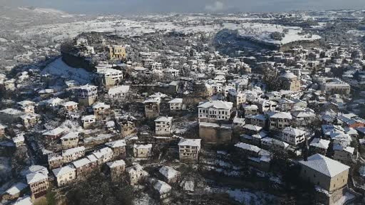 UNESCO Dünya Mirası Safranbolu'da Tarihi Çarşı Karla Beyaza Büründü