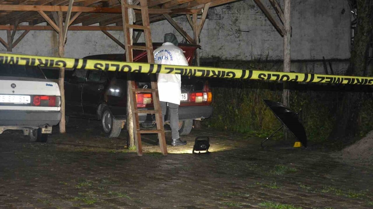 Ünye'de otoparka el yapımı patlayıcı atıldı; şüpheli kısa sürede yakalandı