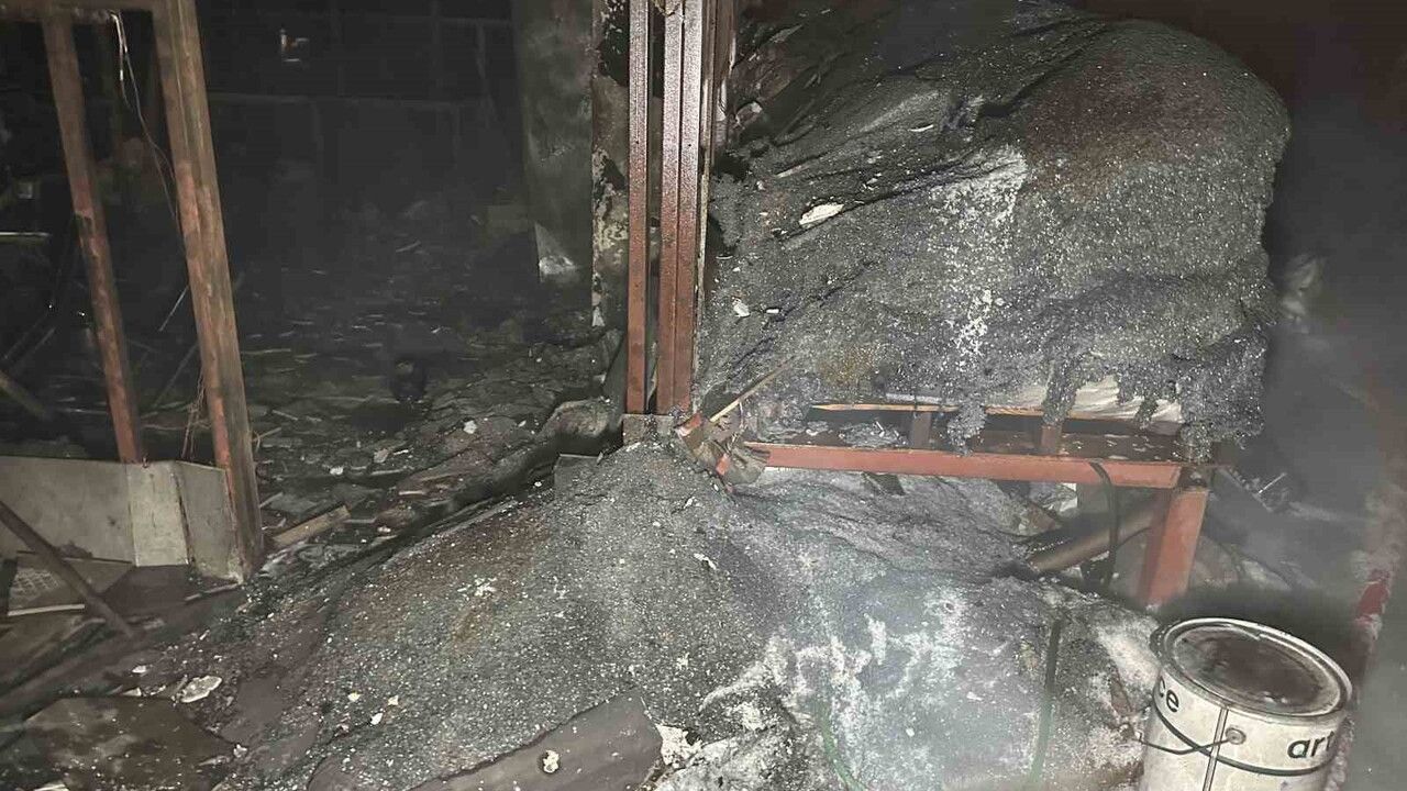 Uşak'ta poşet fabrikasında yangın kontrol altına alındı