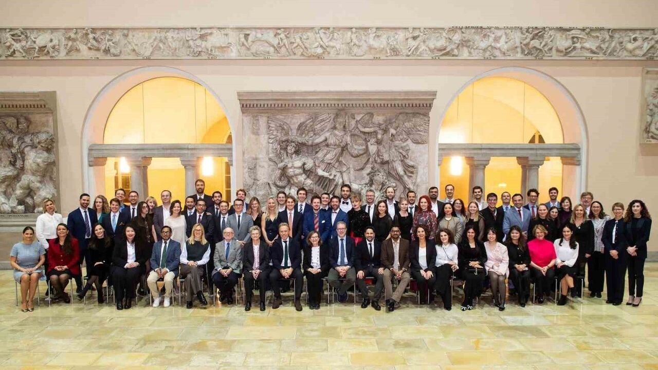 Uzm. Dr. Humayun Kakar, Zürih Üniversitesi'ndeki Kalp Yetersizliği Eğitimini 2'nci Sırada Tamamladı ve 'Kalp Yetersizliği Uzmanı' Unvanı Aldı