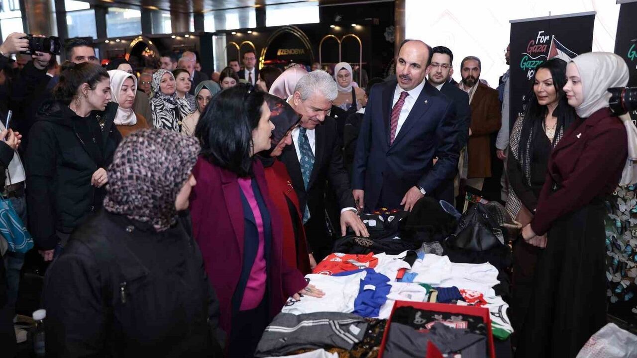 Vali Akın ve Başkan Altay, 17. Altın Dokunuşlar Festivali ile Gazze Hayır Panayırı’nı açtı