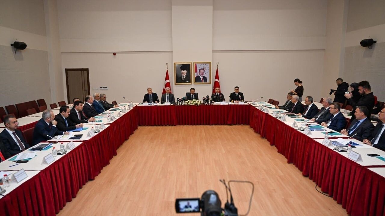 Vali Aktaş: Kefken açıklarındaki 'KAIROS' tankerindeki kurtarma operasyonu uluslararası başarıdır